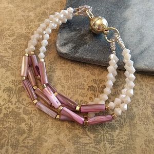 New✨Beaded shell bracelet w/ magnetic clasp